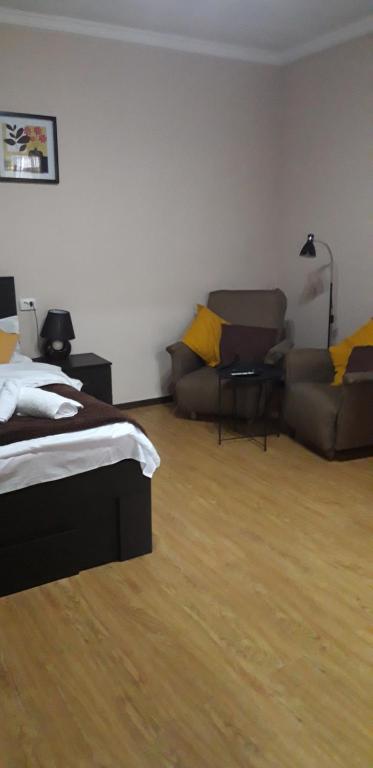 Ira & Vaso's guest house Borjomipark room 4